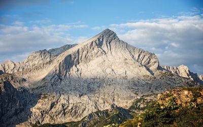 Visit one of the most striking mountain peaks Bavaria has to offer. The Alpspitze in Garmisch is a true highlight for all mountain lovers.