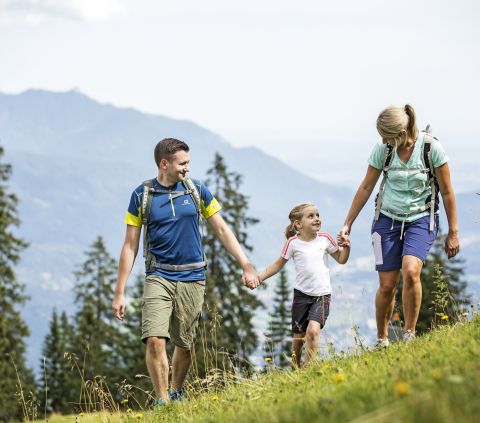 Hiking trips with the family are something truly special! Why not spend your next vacation in Garmisch, the hiking region near the Zugspitze?