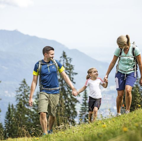 A családi túrák igazán különlegesek! Miért ne töltenéd a következő nyaralásodat Garmischban, a Zugspitze közelében található túraútvonalon?