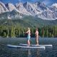 Fahre SUP auf einem der schönsten Bergseen den Bayern zu bieten hat: dem Eibsee nähe der Zugspitze.