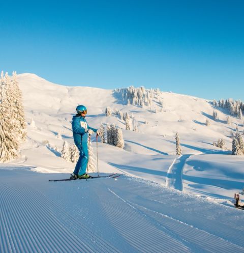 1083346 Skiing in the Grasgehren ski area