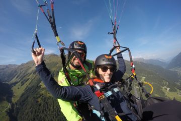 Tandemfliegen im Sommer im Montafon