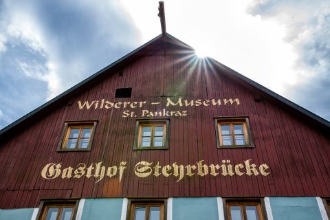 Im Wilderermuseum in der Pyhrn-Priel Region kannst Du mit Sicherheit einiges Wissenswertes aus der Kultur lernen