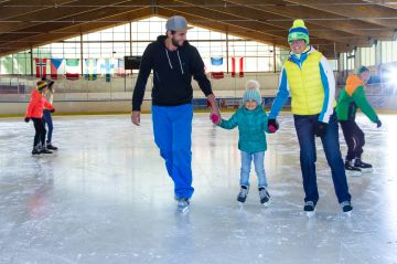 Eislaufen im Eisstadion