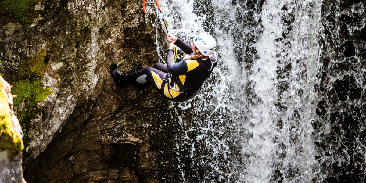 Canyoning in den Bergen