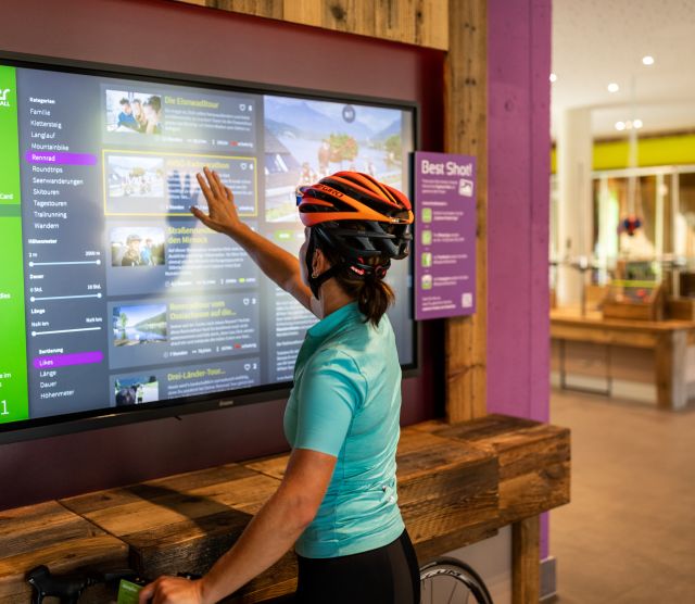 In de Explorer Lounge kun je volop tips krijgen voor je vakantie. Of het nu gaat om een racefiets- of mountainbiketocht, hier vind je de beste tips!