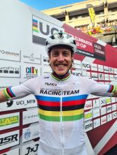 Simon gewinnt den Heimweltcup in Aalen