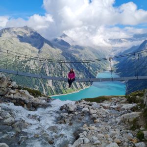 Hängebrücke an der Olpererhütte im Zillertal in Tirol