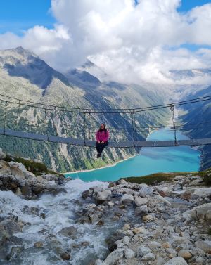 Hängebrücke an der Olpererhütte im Zillertal in Tirol