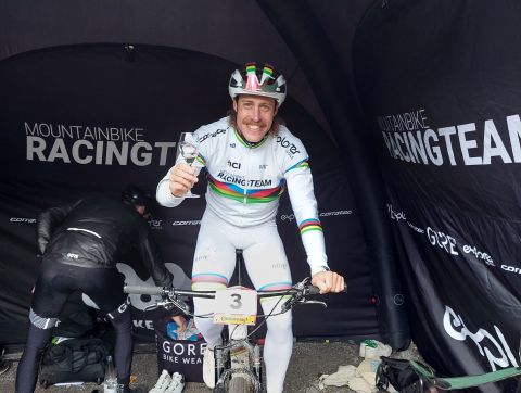 Il campione del mondo si riscalda