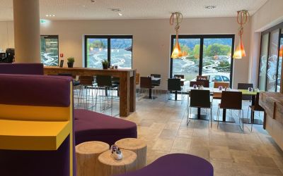 Lounge im neuen Explorer Hotel Garmisch