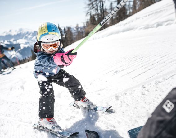 PyhrnPrielWurzeralmSkifahrenKind OberoesterreichTourismusGmbHMoritzAblinger
