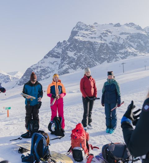 Escursione sugli sci sull'altopiano dello Schafberg con guida