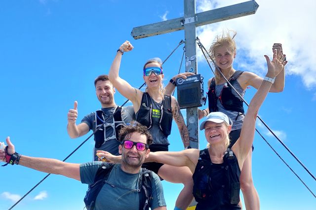 Die Teilnehmer des Trailrunningcamps am Gipfel