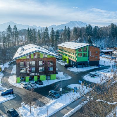 Am Ortsrand von Fischen befindet sich das Explorer Hotel Oberstdorf direkt an der Breitach. Ein wunderschöner Spazierweg führt zum Illerursprung.