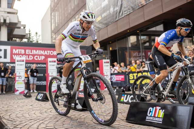Gegenheimer Perrin-Ganier start, MTB-raceteam, gratis te gebruiken voor dit artikel