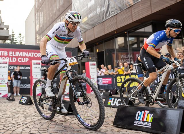Start Gegenheimera Perrina a Ganiera, závodní tým MTB, volně k použití pro tento článek