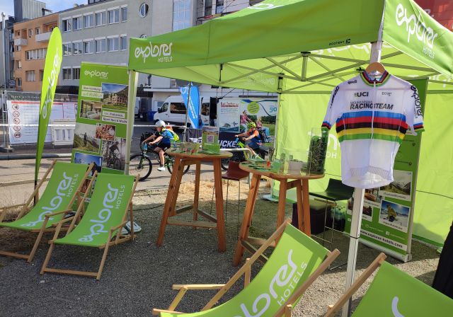Stand van Explorer Hotels op de MTB World Cup Expo in Aalen