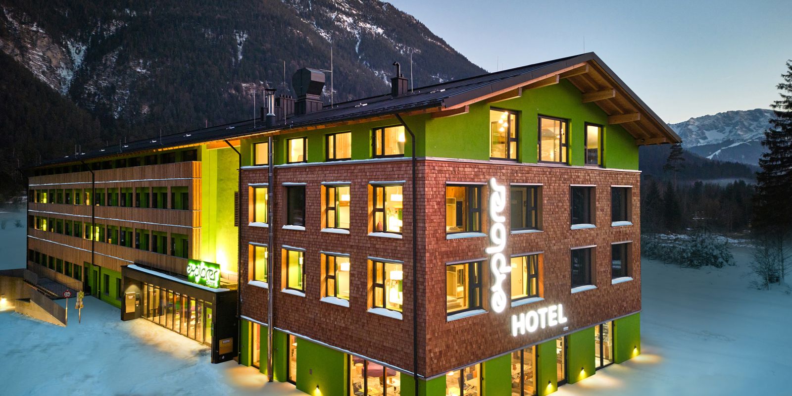 Das Hotel in der Zugspitzregion mit Blick auf die Zugspitze und Alpspitze befindet sich in Farchant, nur wenige Kilometer von Garmisch-Partenkirchen entfernt.