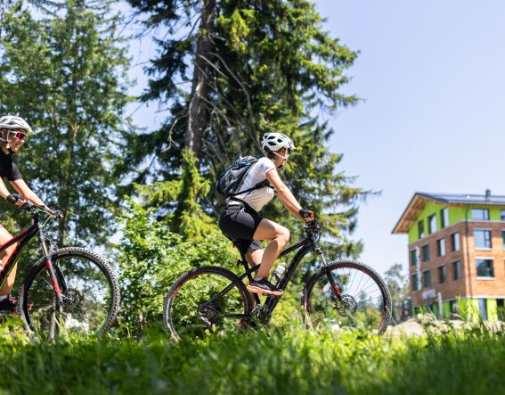 Sommerurlaub mit dem Mountainbike: Starte direkt vom Explorer Hotel Garmisch aus in die Berge!