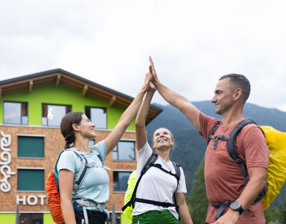 Geschafft! Die Motivation zum Wandern in Garmisch ist groß!