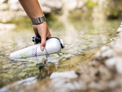 SIGG-Trinkflasche von den Explorer Hotels für Wandern und Biken. Dein treuer Begleiter auf Wanderungen oder Biketouren.