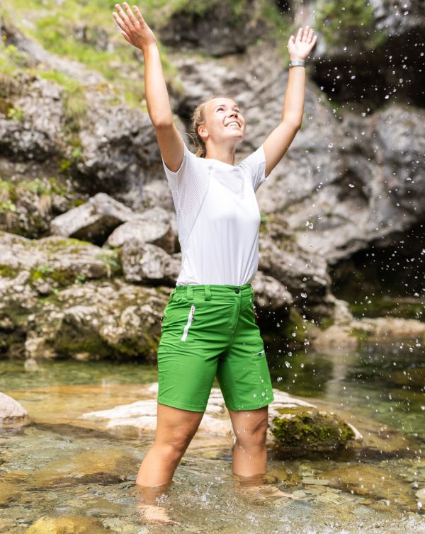 Quando si fa un'escursione in estate, non c'è niente di meglio che rinfrescarsi nell'acqua fresca Nelle calde giornate estive, potrete rinfrescarvi nelle numerose e fresche acque di montagna. Un vero refrigerio per le vostre vacanze estive!
