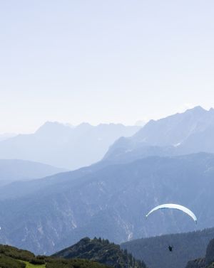Paragliding in der Zugspitzregion: Unglaubliches Bergpanorama von der Alpspitze bei Garmisch-Partenkirchen