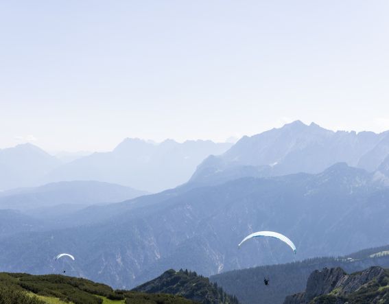 Paragliding in der Zugspitzregion: Unglaubliches Bergpanorama von der Alpspitze bei Garmisch-Partenkirchen
