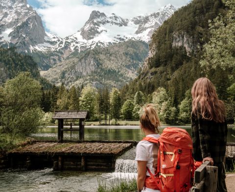 Schiederweiher a été élu plus bel endroit d'Autriche en 2018. Une visite s'impose lors de votre séjour à Hinterstoder. C'est un incontournable en toute saison.