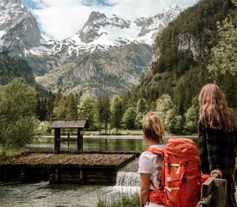 Lo Schiederweiher è stato eletto il luogo più bello dell'Austria nel 2018. Non perdetevi questa esperienza durante la vostra vacanza a Hinterstoder. È un'esperienza indimenticabile in qualsiasi periodo dell'anno.