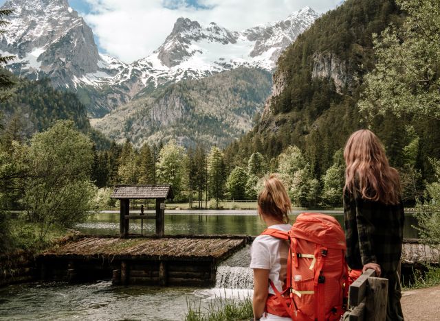 Der Schiederweiher wurde 2018 zum schönsten Platz Österreichs gewählt. Den solltest Du Dir im Urlaub in Hinterstoder unbedingt ansehen. Er ist zu jeder Jahreszeit ein Highlight im Urlaub.