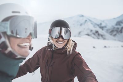 SkifahrenFreundinnenSpassHinterstoder OberoesterreichTourismusGmbHStefanMayerhofer