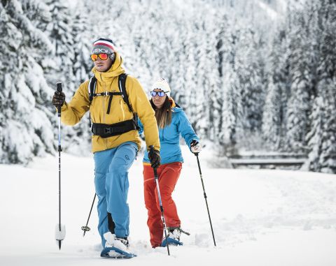 Tyrol oferuje mnóstwo możliwości na zimowy urlop – najpiękniejsza z nich znajduje się w Dolinie Stubai. Odkryj dolinę zimą, wybierając się na wycieczkę na rakietach śnieżnych.