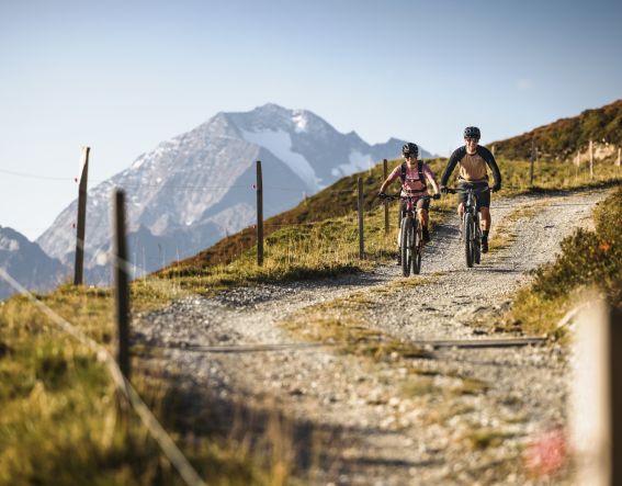 Mit dem Mountainbike unterwegs rund um Neustift im Stubaital in Tirol