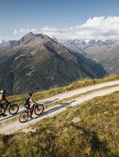 Radfahren und Mountainbiken rund um Neustift im Stubaital in Tirol ist eine schöne gemeinsame Aktivität