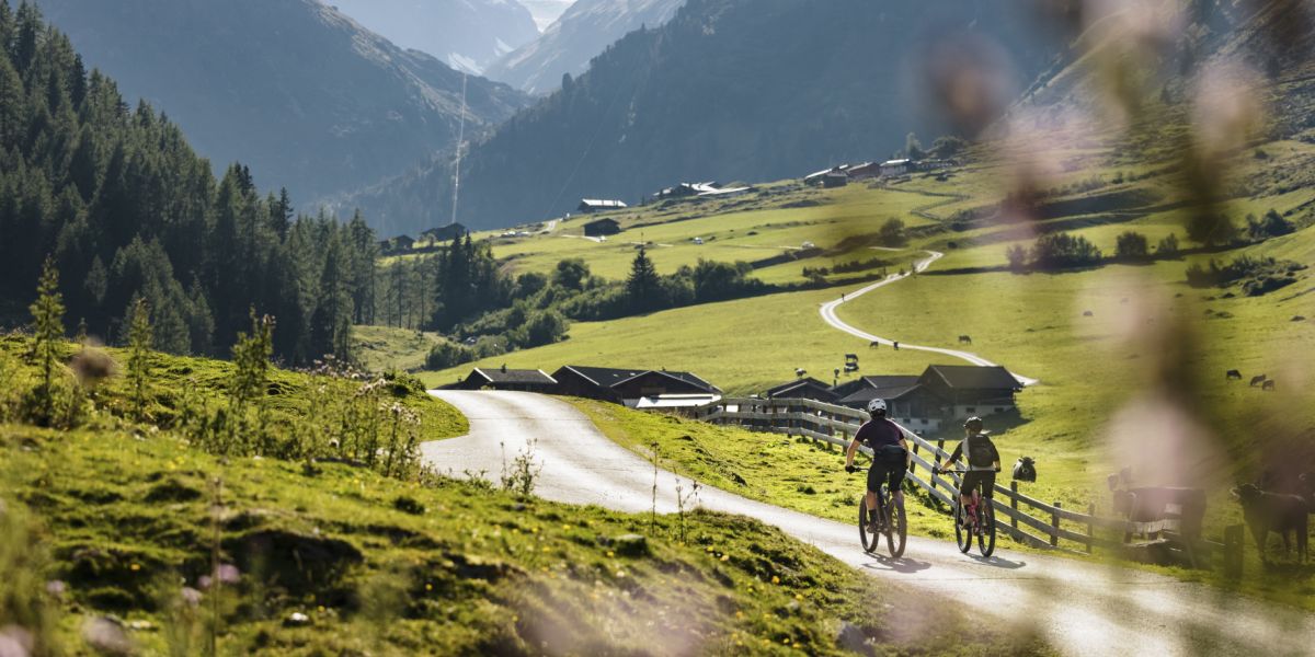 Das Stubaital im Sommer ist die perfekte Region zum Mountainbiken Schnapp Dir Dein MTB und entdecke das Stubai auf 2 Rädern. Rund um Neustift im Stubaital warten unzählige Mountainbike Touren und Radstrecken auf Dich.