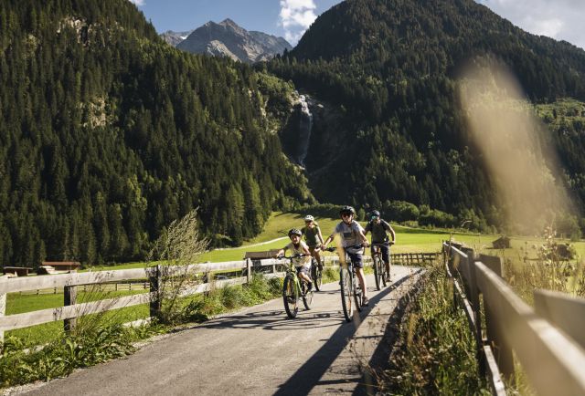 A fun way to burn off some energy with the whole family. Choose one of the many different routes and enjoy the freedom of the mountains on your bike with the whole family.