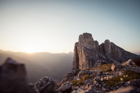 Der Elfer ist durch die außergewöhnliche Gipfelform leicht zu erkennen. Eine besonders schöne Lichtstimmung entsteht zum Sonnenaufgang, denn diese geht direkt hinter der Gipfelspitze auf.