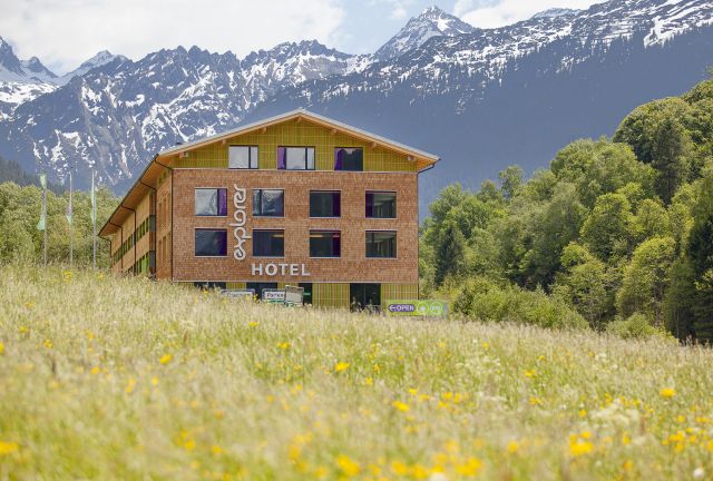 Vakantie in het Explorer Hotel Montafon is het hele jaar door mogelijk. In het voorjaar nodigen de fantastische pistecondities en lenteachtige temperaturen in het dal uit tot je eerste mountainbiketocht.