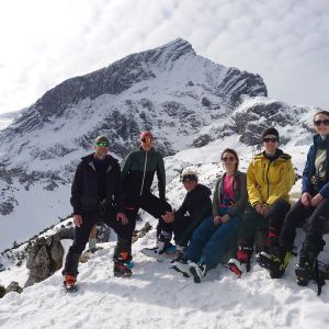 Gruppenbild der Campteilnehmer vom Skitourencamp in Garmisch