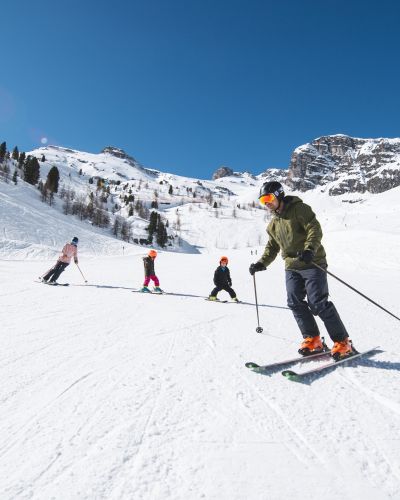 Das Skigebiet Schlick2000 hat für jedes Level Pisten zur Verfügung. Die Pisten werden super präpariert, um Deinen Ski-Spaß zu garantieren.