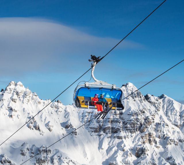 Zirmachbahn ve Fulpmes je šestimístná rychlodráhová lanovka, která vás pohodlně a vyhřátá doveze na vaše oblíbené sjezdovky.