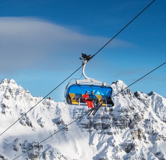 De Zirmachbahn in Fulpmes is een 6-persoons stoeltjeslift die u comfortabel en verwarmd naar uw favoriete pistes brengt.