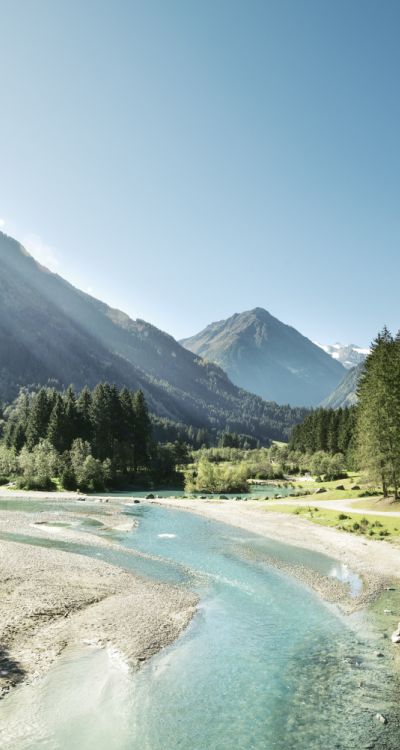 Au Kid's Park Klaus Äuele, dans la vallée de Stubai, des éléments naturels préservés et de grande qualité vous invitent à mieux connaître la nature avec tous vos sens.
