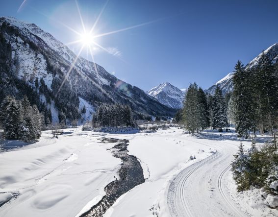 Versatile family fun in the Kid's Park Klaus Äuele, a beautiful landscape in winter in the Stubai Valley Pure nature & family fun? At the Klaus Äuele Kid's Park, all year round. The view from the