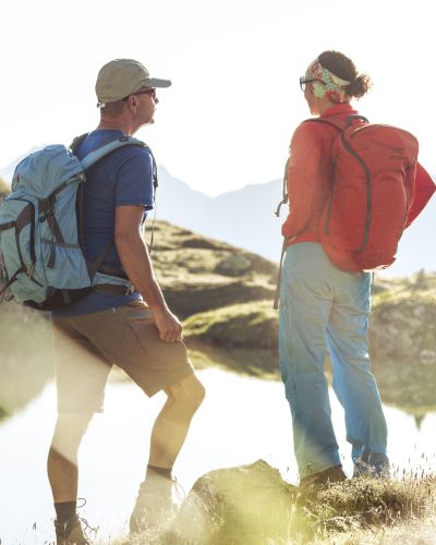 Schnapp Dir deinen Lieben, Familie und Freunde und starte eine wunderschöne Wanderung im Stubaital. Wie wäre es z.B. mit einer Abkühlung zum Anschluss in einem erfrischenden Bergsee?