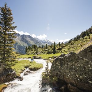 Traumhafte Berglandschaften warten im Stubaital auf Deine Familie und Dich. Erkunden, genießen und erleben. Wann startet Ihr?