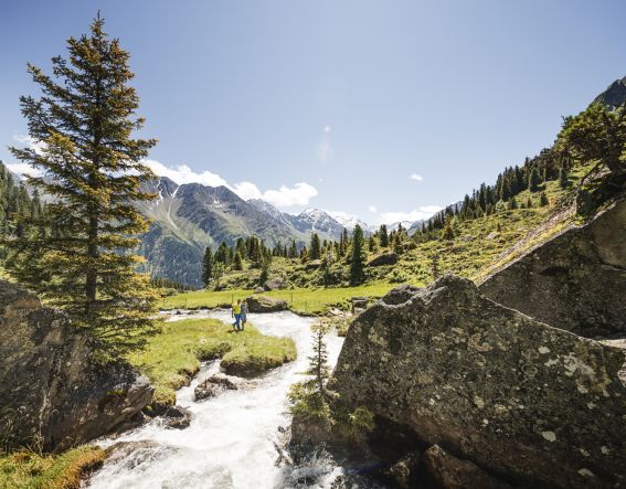 Traumhafte Berglandschaften warten im Stubaital auf Deine Familie und Dich. Erkunden, genießen und erleben. Wann startet Ihr?