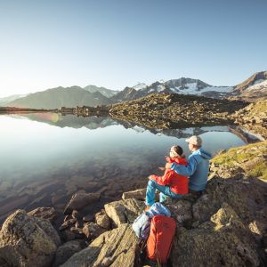 Gemeinsam den Sonnenuntergang im Stubaital erleben? Super, denn zahlreiche Wanderungen führen Dich nach ganz oben.